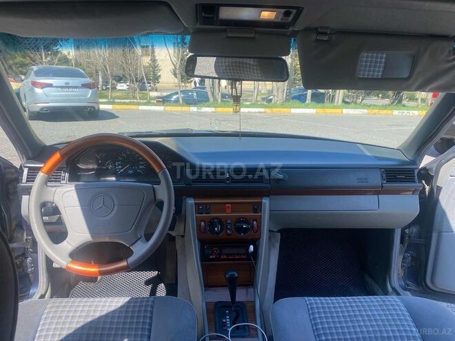 Mercedes E 220 1995, 391,360 km - 2.2 l - Bakı