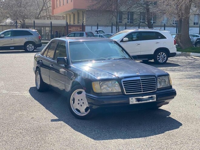 Mercedes E 220 1995, 391,360 km - 2.2 l - Bakı