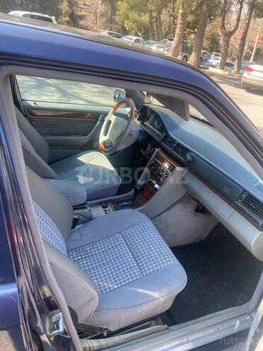 Mercedes E 220 1995, 391,360 km - 2.2 l - Bakı