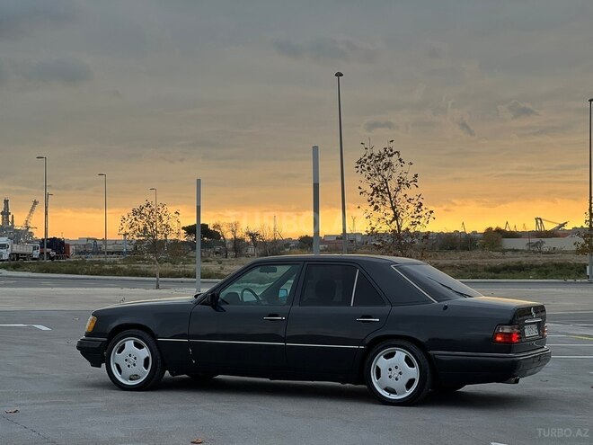 Mercedes E 220 1994, 444,000 km - 2.2 l - Bakı