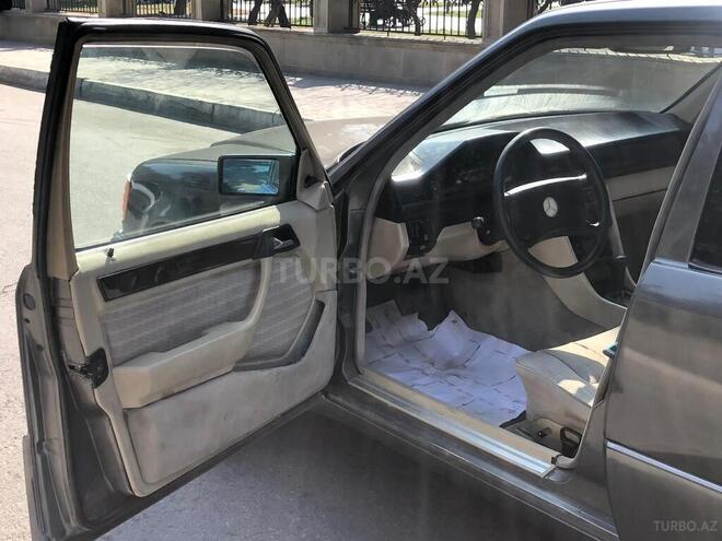 Mercedes E 250 1991, 423,000 km - 2.5 l - Bakı