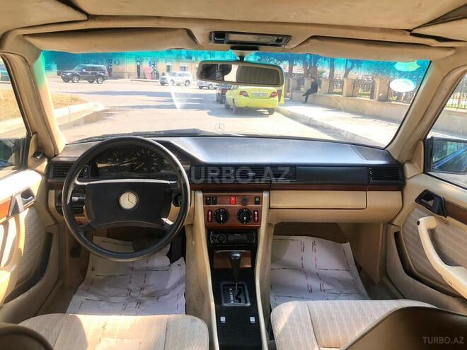 Mercedes E 250 1991, 423,000 km - 2.5 l - Bakı