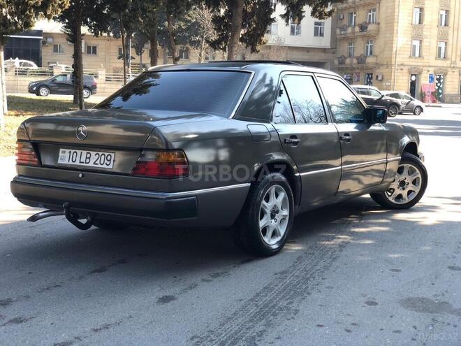 Mercedes E 250 1991, 423,000 km - 2.5 l - Bakı