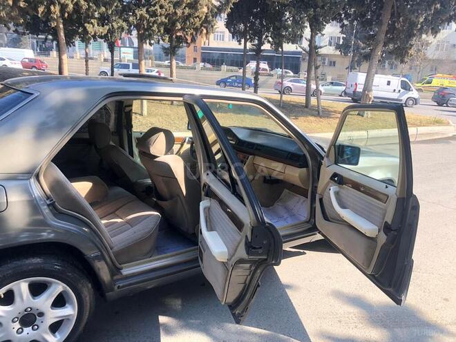 Mercedes E 250 1991, 423,000 km - 2.5 l - Bakı