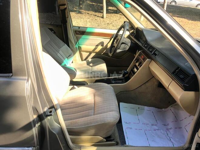 Mercedes E 250 1991, 423,000 km - 2.5 l - Bakı
