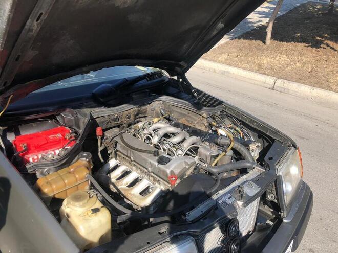 Mercedes E 250 1991, 423,000 km - 2.5 l - Bakı