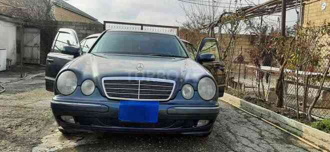 Mercedes E 240 2000, 325,600 km - 2.4 l - Bakı