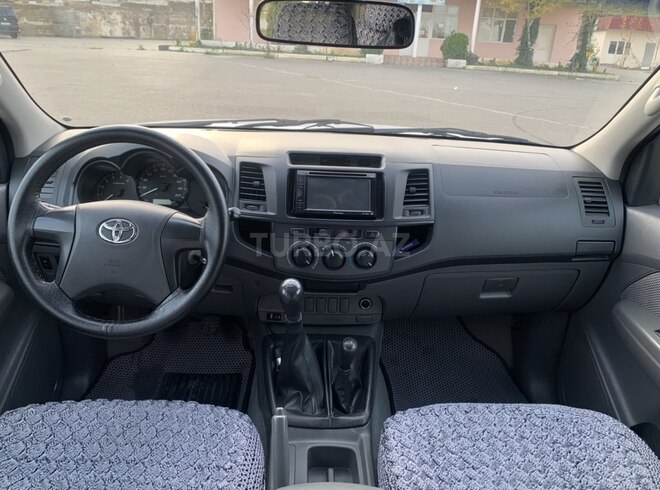 Toyota Hilux 2013, 172,540 km - 2.5 l - Bakı