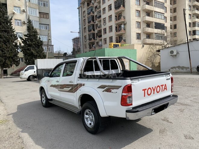 Toyota Hilux 2013, 172,540 km - 2.5 l - Bakı