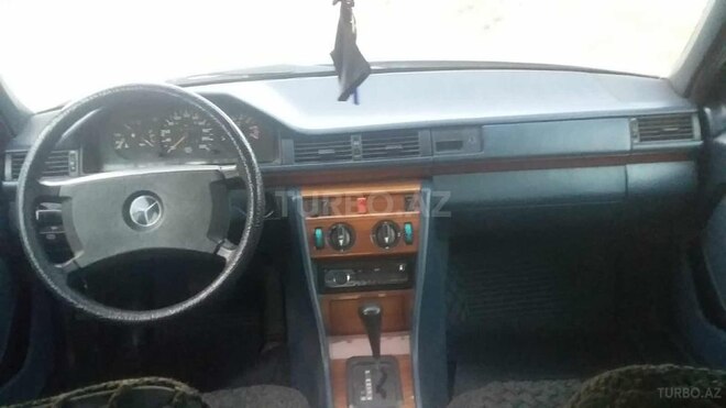Mercedes E 230 1991, 340,000 km - 2.3 l - Bakı