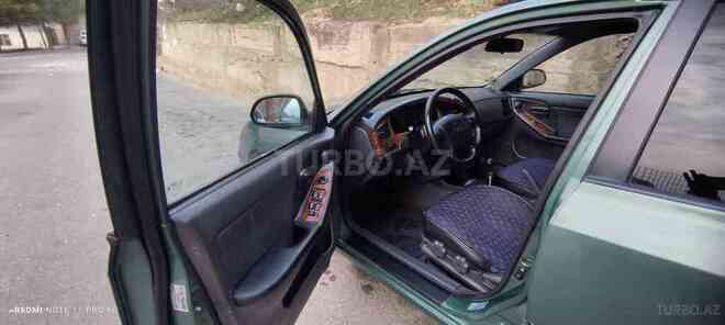 Hyundai Elantra 2001, 372,000 km - 2.0 l - Bakı