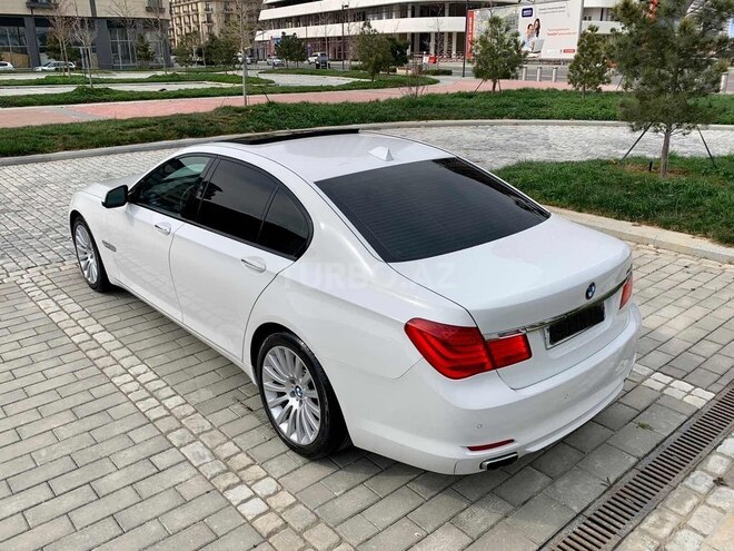 BMW 750 2010, 87,500 km - 4.4 l - Bakı