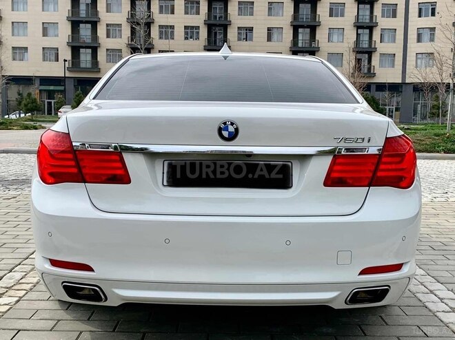 BMW 750 2010, 87,500 km - 4.4 l - Bakı