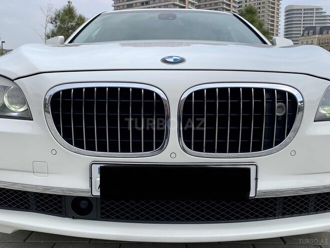 BMW 750 2010, 87,500 km - 4.4 l - Bakı