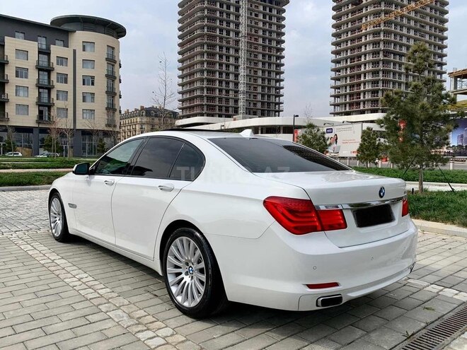 BMW 750 2010, 87,500 km - 4.4 l - Bakı