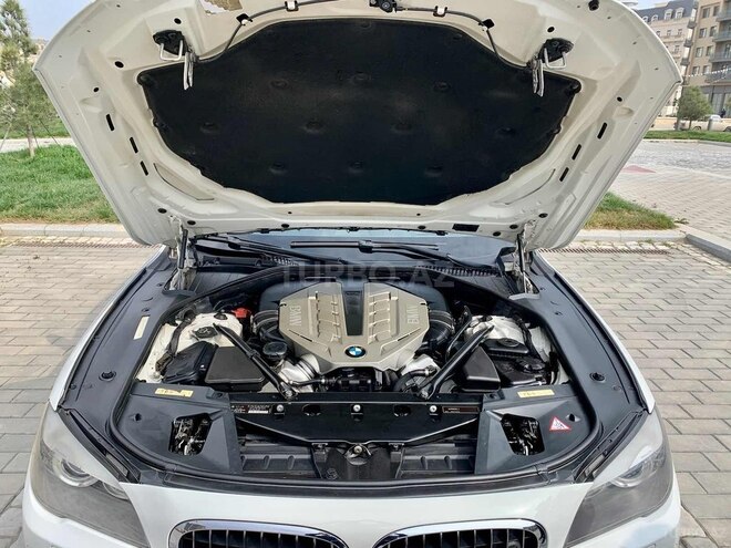 BMW 750 2010, 87,500 km - 4.4 l - Bakı
