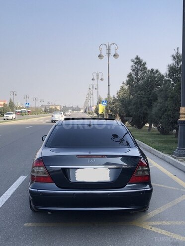 Mercedes E 270 2002, 241,000 km - 2.7 l - Bakı