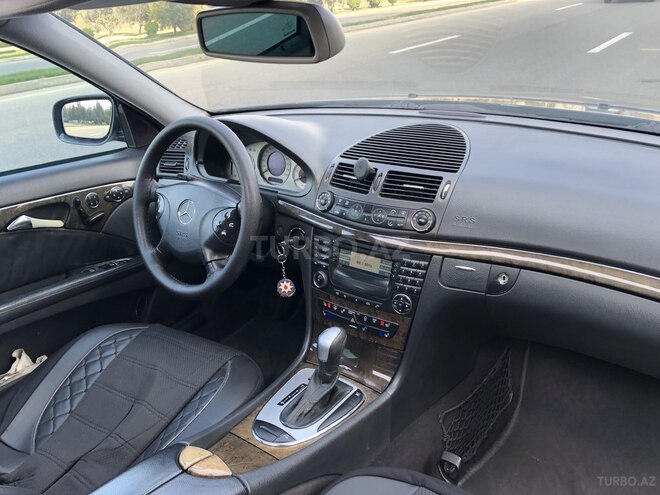 Mercedes E 270 2002, 241,000 km - 2.7 l - Bakı