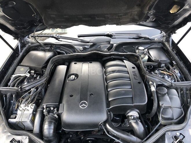 Mercedes E 270 2002, 241,000 km - 2.7 l - Bakı