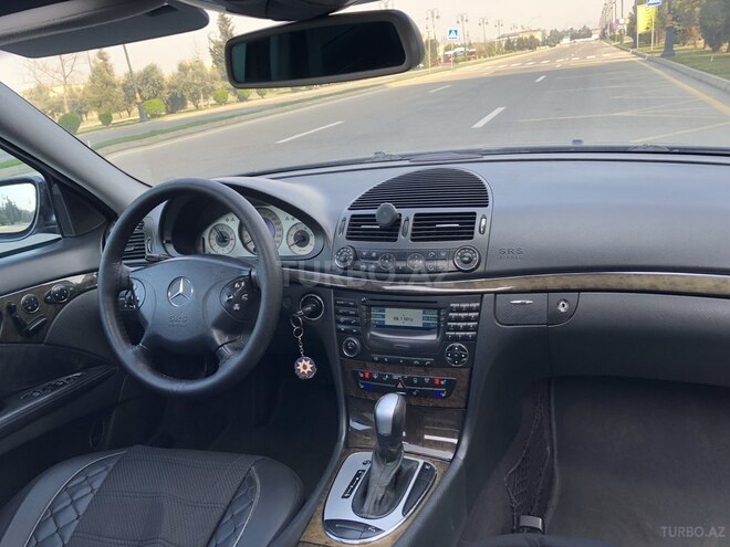 Mercedes E 270 2002, 241,000 km - 2.7 l - Bakı