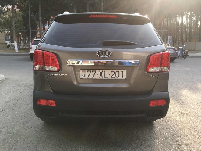 Kia Sorento 2011, 299,000 km - 2.0 л - Bakı