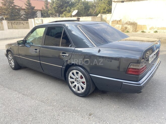 Mercedes E 220 1994, 389,000 km - 2.2 l - Bakı
