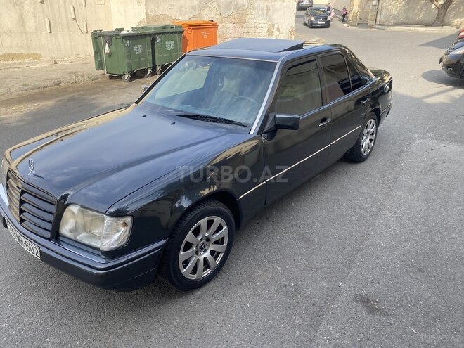Mercedes E 220 1994, 389,000 km - 2.2 l - Bakı