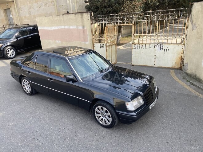 Mercedes E 220 1994, 389,000 km - 2.2 l - Bakı