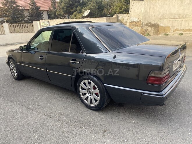 Mercedes E 220 1994, 389,000 km - 2.2 l - Bakı