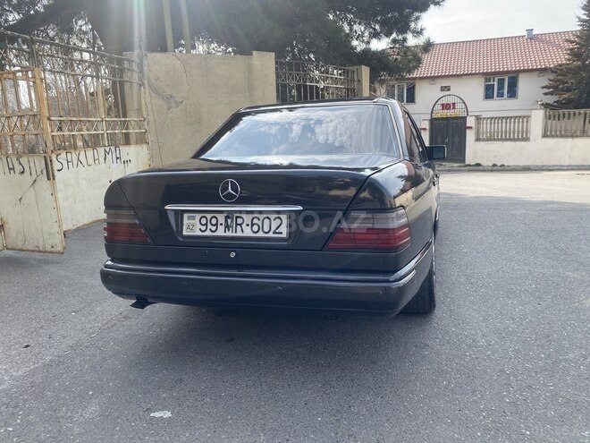 Mercedes E 220 1994, 389,000 km - 2.2 l - Bakı