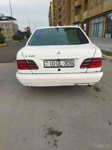 Mercedes E 220 1997, 303,800 km - 2.2 л - Bakı
