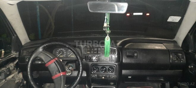 Volkswagen Golf 1993, 261,234 km - 1.9 l - Zaqatala