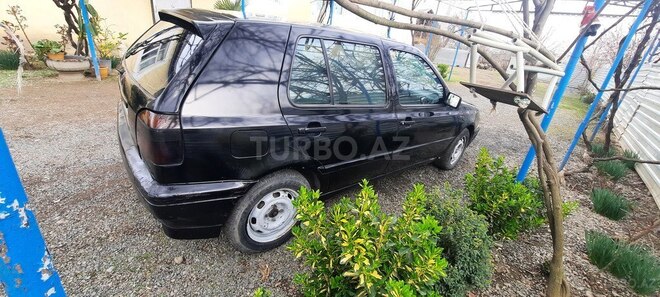 Volkswagen Golf 1993, 261,234 km - 1.9 l - Zaqatala