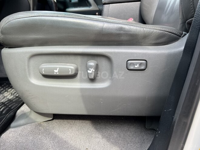 Toyota Land Cruiser 2009, 273,057 km - 5.7 l - Bakı