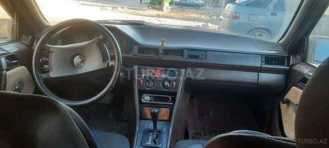 Mercedes E 200 1989, 222,222 km - 2.0 l - İsmayıllı