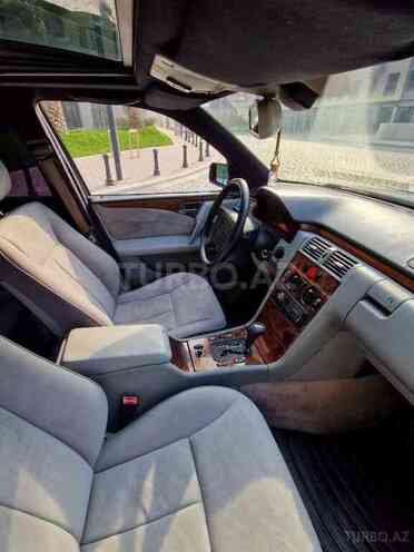 Mercedes E 240 1998, 311,000 km - 2.4 l - Bakı