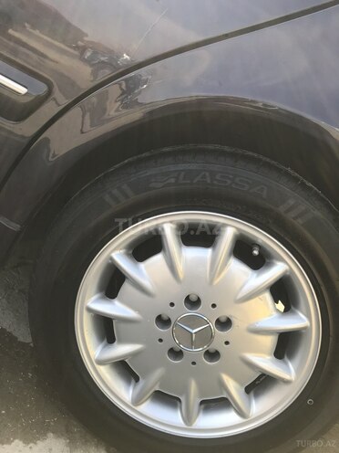 Mercedes E 220 2000, 265,807 km - 2.2 l - Bakı