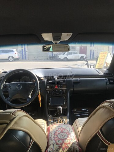 Mercedes E 220 2000, 265,807 km - 2.2 l - Bakı