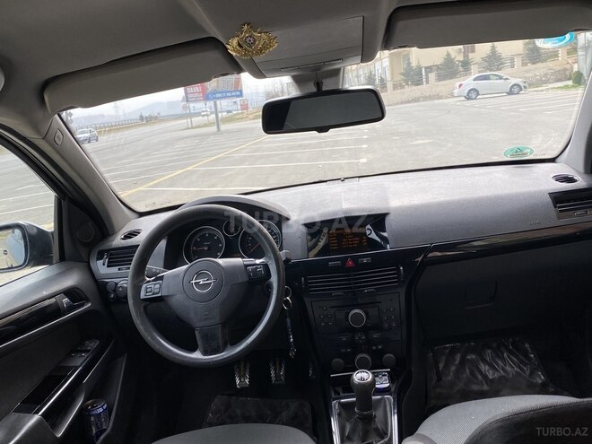 Opel Astra 2006, 302,000 km - 1.7 l - Bakı