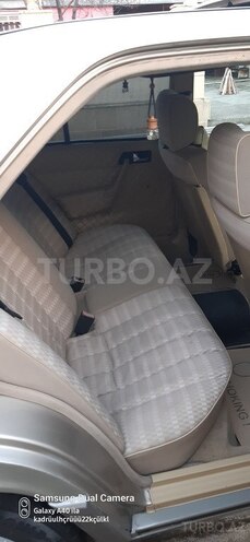 Mercedes 190 1990, 255,446 km - 2.0 l - Yevlax