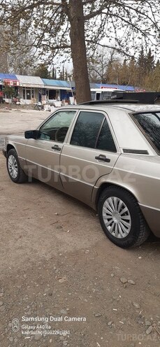 Mercedes 190 1990, 255,446 km - 2.0 l - Yevlax