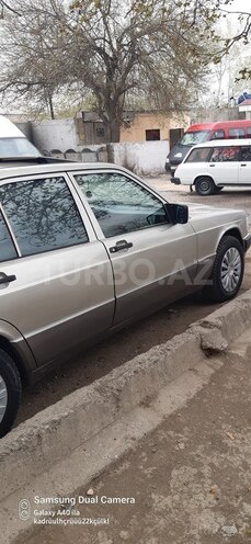 Mercedes 190 1990, 255,446 km - 2.0 l - Yevlax