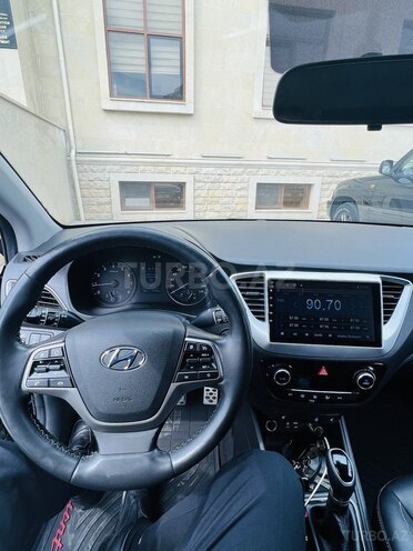 Hyundai Accent 2018, 93,000 km - 1.6 л - Bakı