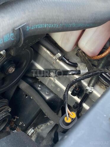 Mercedes E 240 2000, 236,000 km - 2.4 l - Bakı