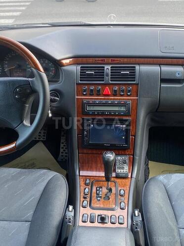 Mercedes E 240 2000, 236,000 km - 2.4 l - Bakı