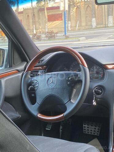 Mercedes E 240 2000, 236,000 km - 2.4 l - Bakı