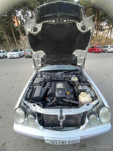 Mercedes E 240 2000, 236,000 km - 2.4 l - Bakı