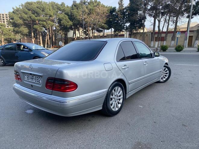 Mercedes E 240 2000, 236,000 km - 2.4 l - Bakı