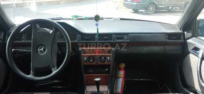 Mercedes E 250 1993, 494,000 km - 2.5 l - Bakı