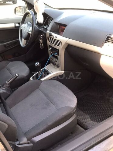 Opel Astra 2008, 211,000 km - 1.4 л - Bakı